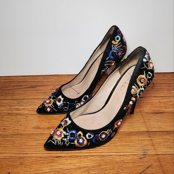 5/$100 SALE -  Vintage Embroidered Floral Nicole Miller Beaded Suede Stilettos - Picture 6 of 12